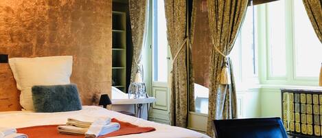 Deluxe Double Room, Bathtub | 1 bedroom, premium bedding, down duvets, minibar