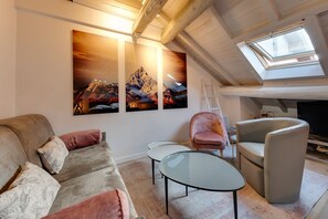 TV - 🎖 The Attic - Ideally located in the old town (Annecy)