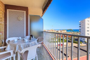 Outdoor dining - APARTMENT VORAMAR 33 (Cambrils)