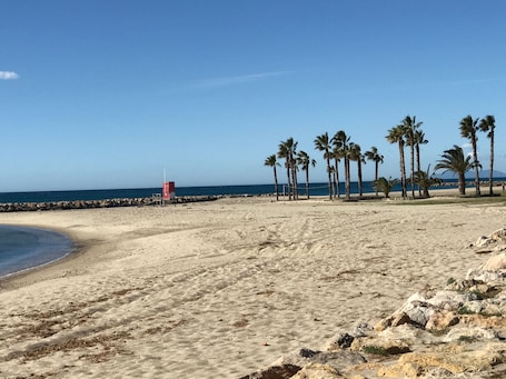 Beach nearby. APARTMENT VORAMAR 33