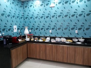 Breakfast buffet - Mais Hotel Express (São Luís)