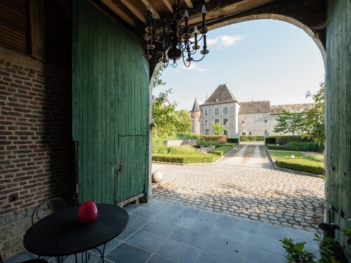 Magnificent Character Cottage with Spa Tub near Marche-en-Famenne