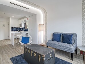 TV - Drapes Design Apartments III (Funchal)