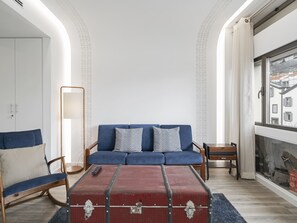 TV - Drapes Design Apartments II (Funchal)