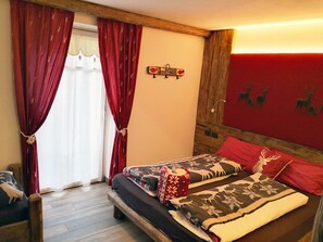 Habitación cuádruple | Wifi gratis y ropa de cama