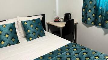Chambre Double avec Salle de Bains Privative | Chambres insonorisées, Wi-Fi gratuit, draps fournis