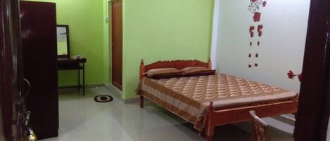 3 habitaciones, tabla de planchar con plancha y wifi