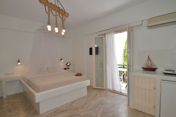 Studio | Desk, soundproofing, iron/ironing board, free WiFi - Nufaro Traditional Studios (Naxos)