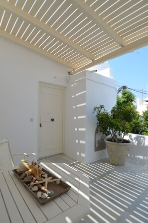 Property entrance - Nufaro Traditional Studios (Naxos)