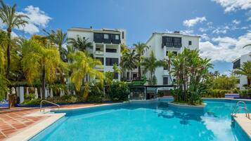 Apartamento, suíte (3 bedroom ) | Piscina externa