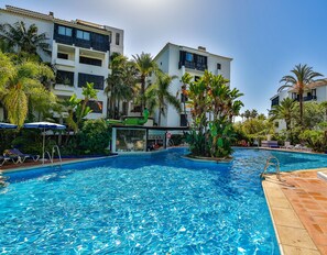 Departamento, baño en la habitación (3 bedroom ) | Alberca al aire libre | Alberca al aire libre 
