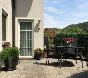 Outdoor dining - Apartment cozy and modern (Edertal)