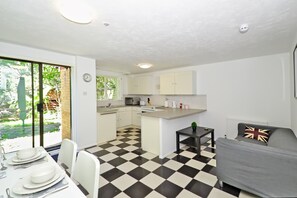 Restaurant - Harlinger Lodge Annexe (London)