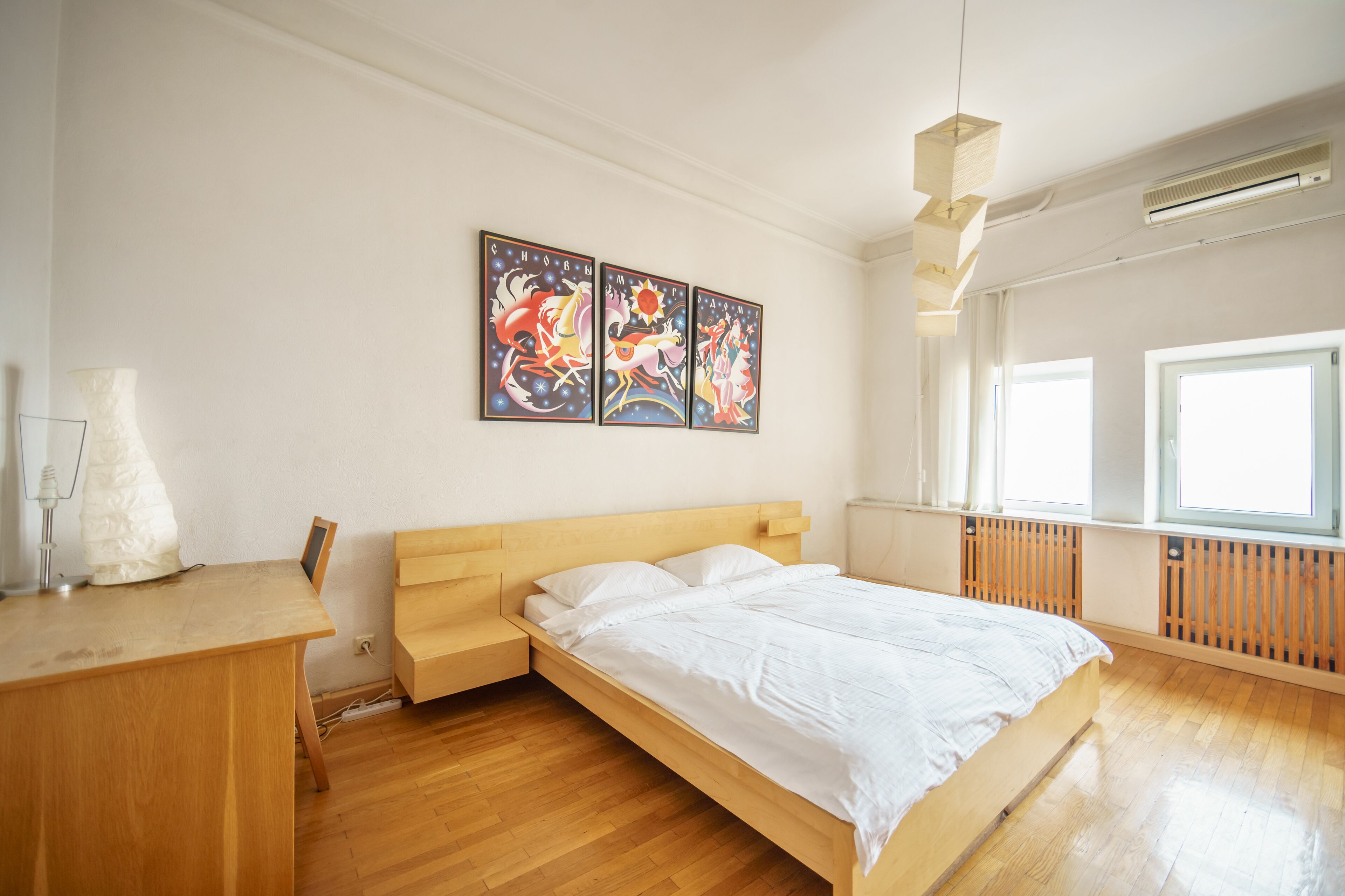 2 soverom, skrivebord, strykejern/-brett og wi-fi