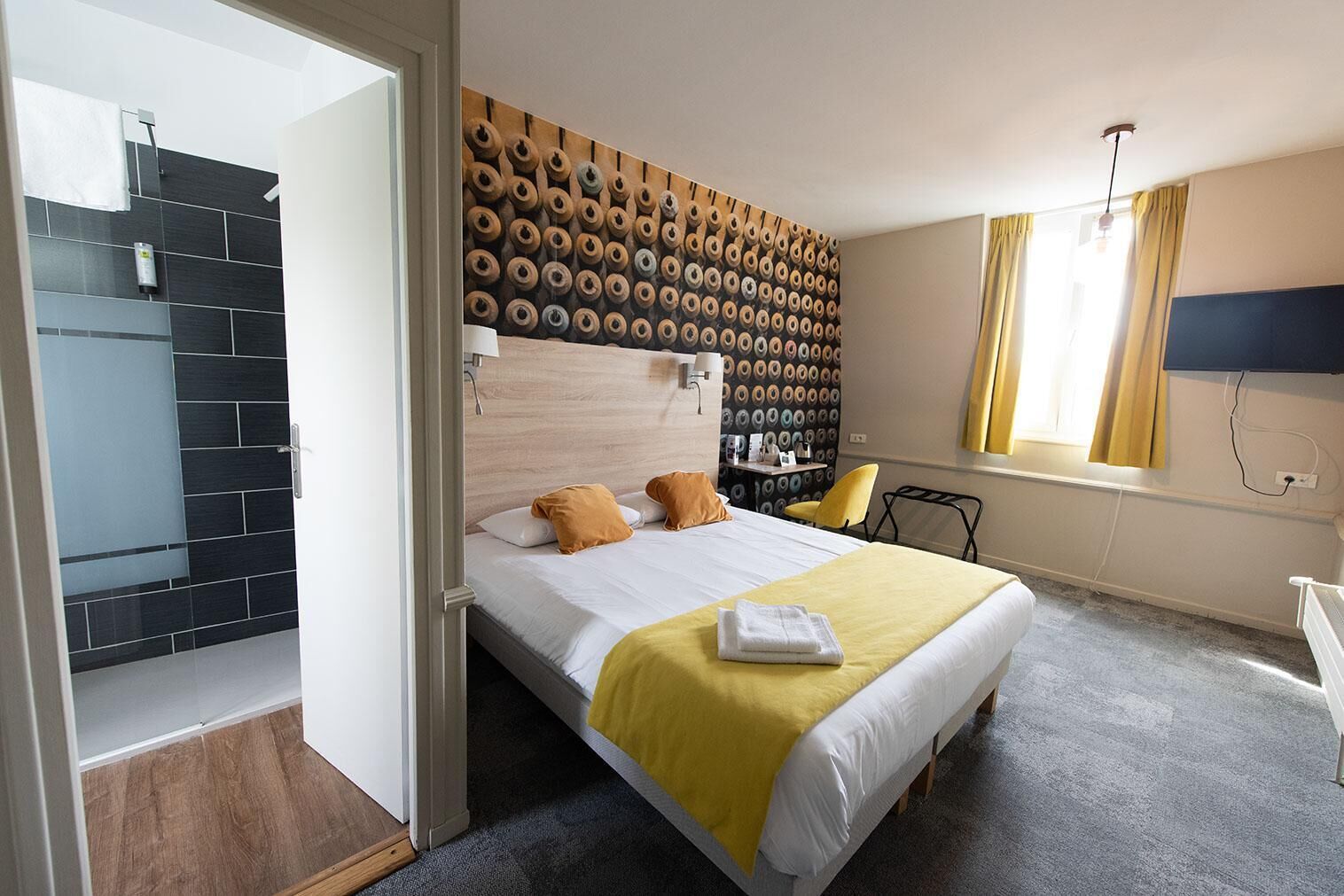 comfort double room | premium bedding, desk, free wifi, bed sheets