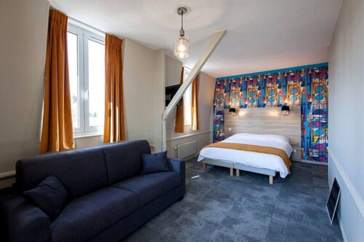 quadruple room | premium bedding, desk, free wifi, bed sheets