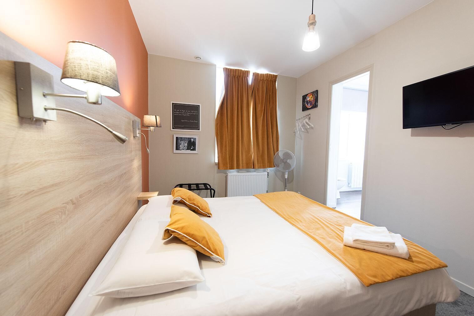 comfort double room | premium bedding, desk, free wifi, bed sheets