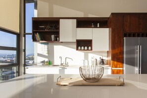Fridge, microwave, oven, dishwasher - Luxe Penthouse with Private Rooftop Pool and Panoramic Views (Cape Town)