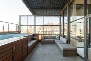 Property grounds - Luxe Penthouse with Private Rooftop Pool and Panoramic Views (Cape Town)