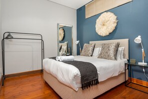 3 slaapkamers, een strijkplank/strijkijzer, wifi, beddengoed