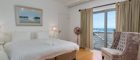 1 slaapkamer, een strijkplank/strijkijzer, wifi, beddengoed