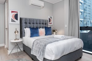 1 bedroom, in-room safe, desk, iron/ironing board