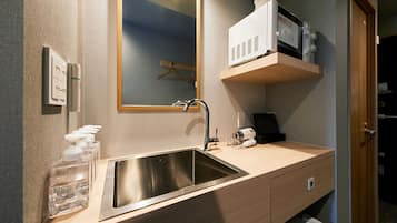 Superior Double Room | Desk, soundproofing, free WiFi, bed sheets