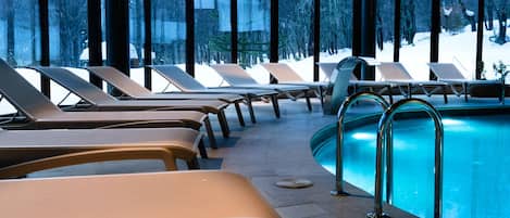 Piscine couverte, piscine extérieure (ouverte en saison)