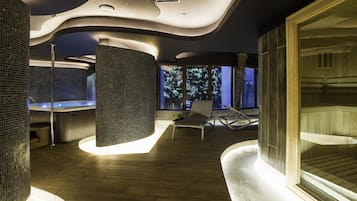 Couples treatment rooms, sauna, hot tub, steam room, Turkish bath