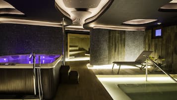 Couples treatment room(s), sauna, hot tub, steam room