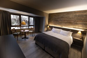 Premium bedding, pillowtop beds, free minibar, in-room safe - Hotel Termas Chillán (Pinto)