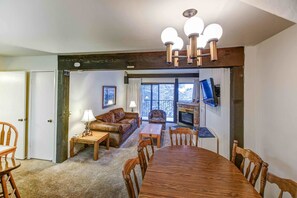 Réfrigérateur, micro-ondes, plaque de cuisson, lave-vaisselle