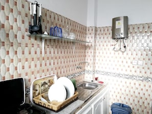 Apartment | Private kitchen | Fridge, oven, stovetop, electric kettle - Chez Simo (Akhfenir)
