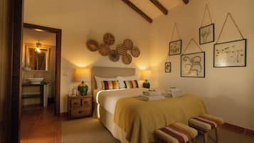 Family Room | Premium bedding, soundproofing, free cots/infant beds, free WiFi