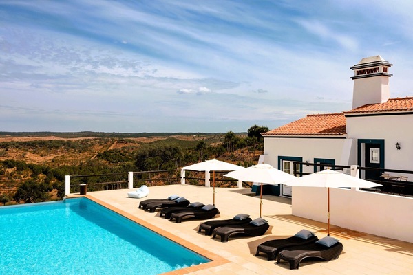 Minibar, sistema de insonorización y cunas gratuitas