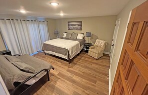 2 Schlafzimmer, Schreibtisch, Bügeleisen/Bügelbrett, WLAN
