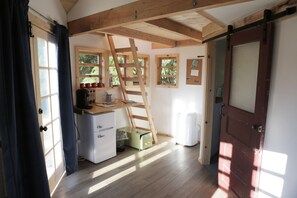 Interior - Clydesdale Outpost (Amboy)