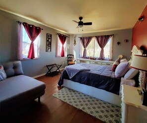 2 bedrooms, desk, iron/ironing board, free WiFi