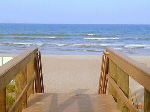 Chaise longue, serviettes de plage