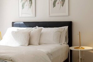 2 dormitorios, escritorio, tabla de planchar con plancha y wifi