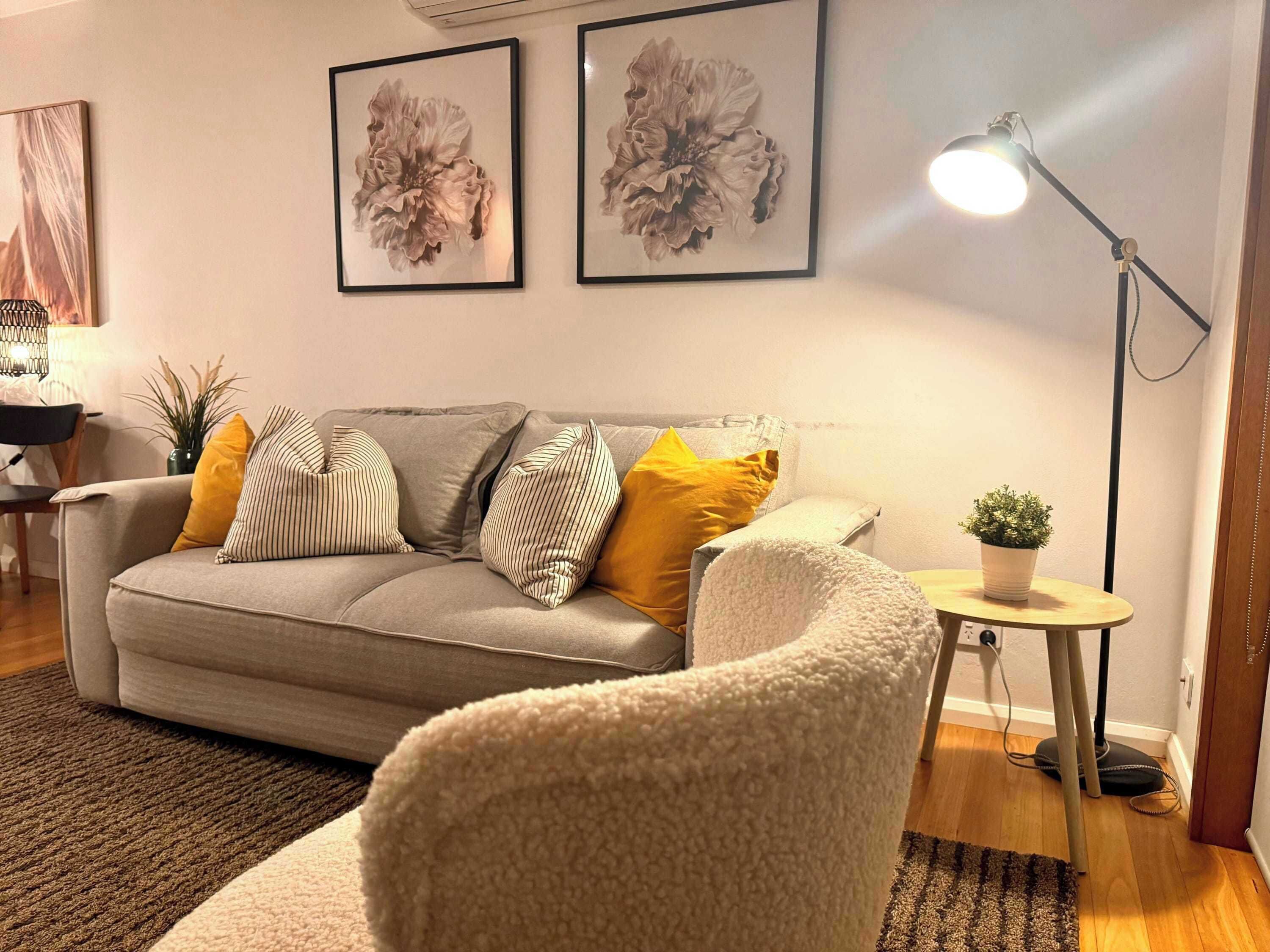 Televisión y oficina 