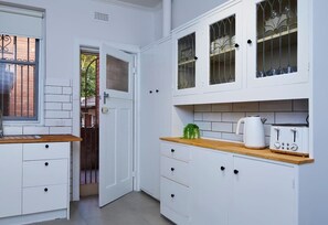 Interior - Large 1 Bed Art Deco Prahran with Study (Prahran)