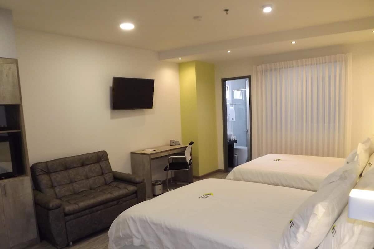 1 bedroom, minibar, desk, free WiFi