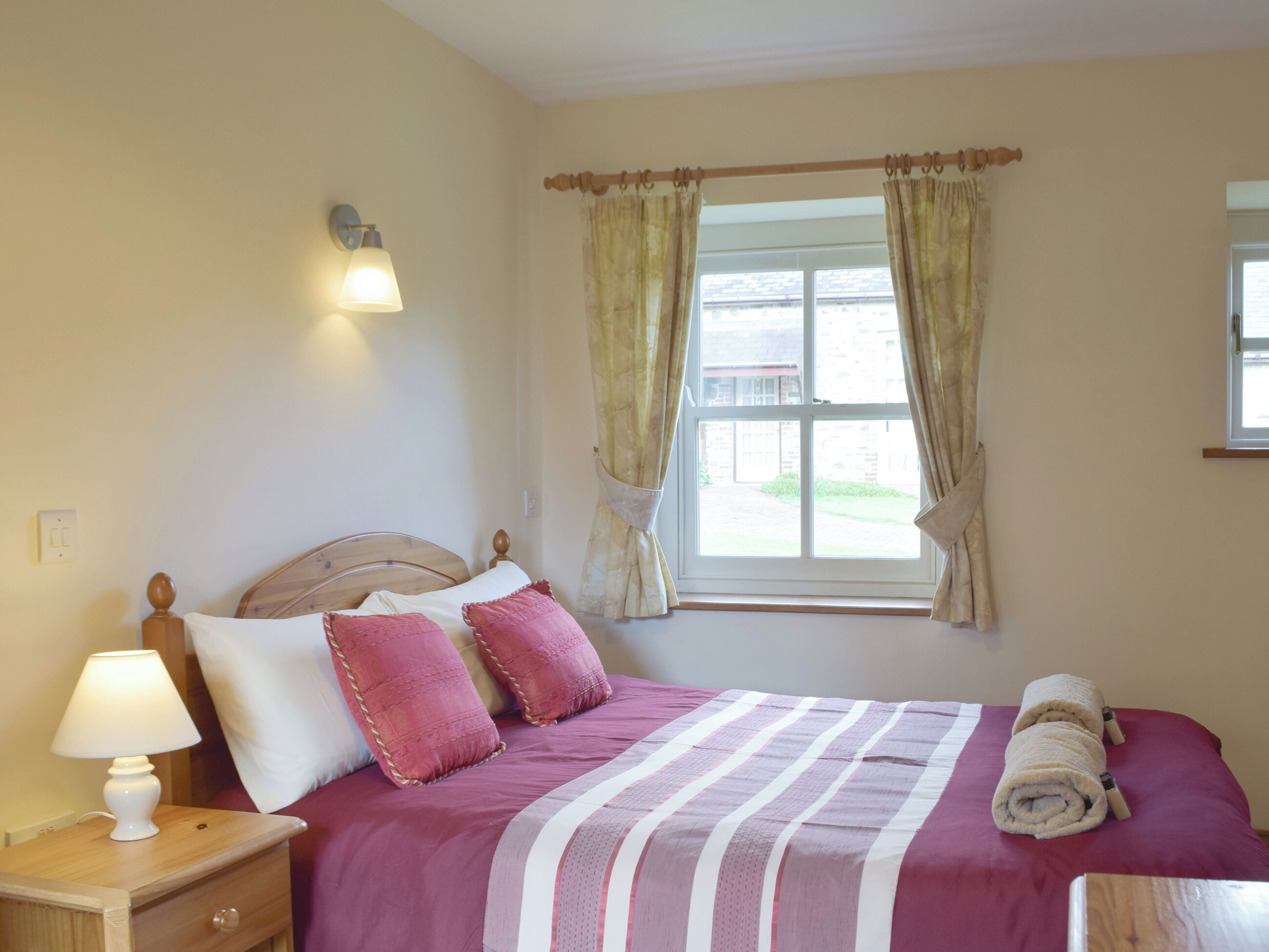 3 bedrooms, free WiFi, bed sheets