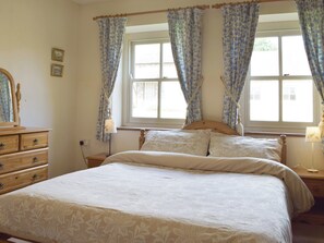 3 quartos, Wi-Fi de cortesia, roupa de cama
