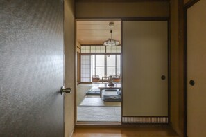 Japanese Room with Shared Washroom- Family, Smoking | In-room safe, free WiFi, bed sheets - Kitaguni Grand Hotel (Tsuruga)