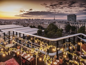 2 restaurants servant le déjeuner et le dßner