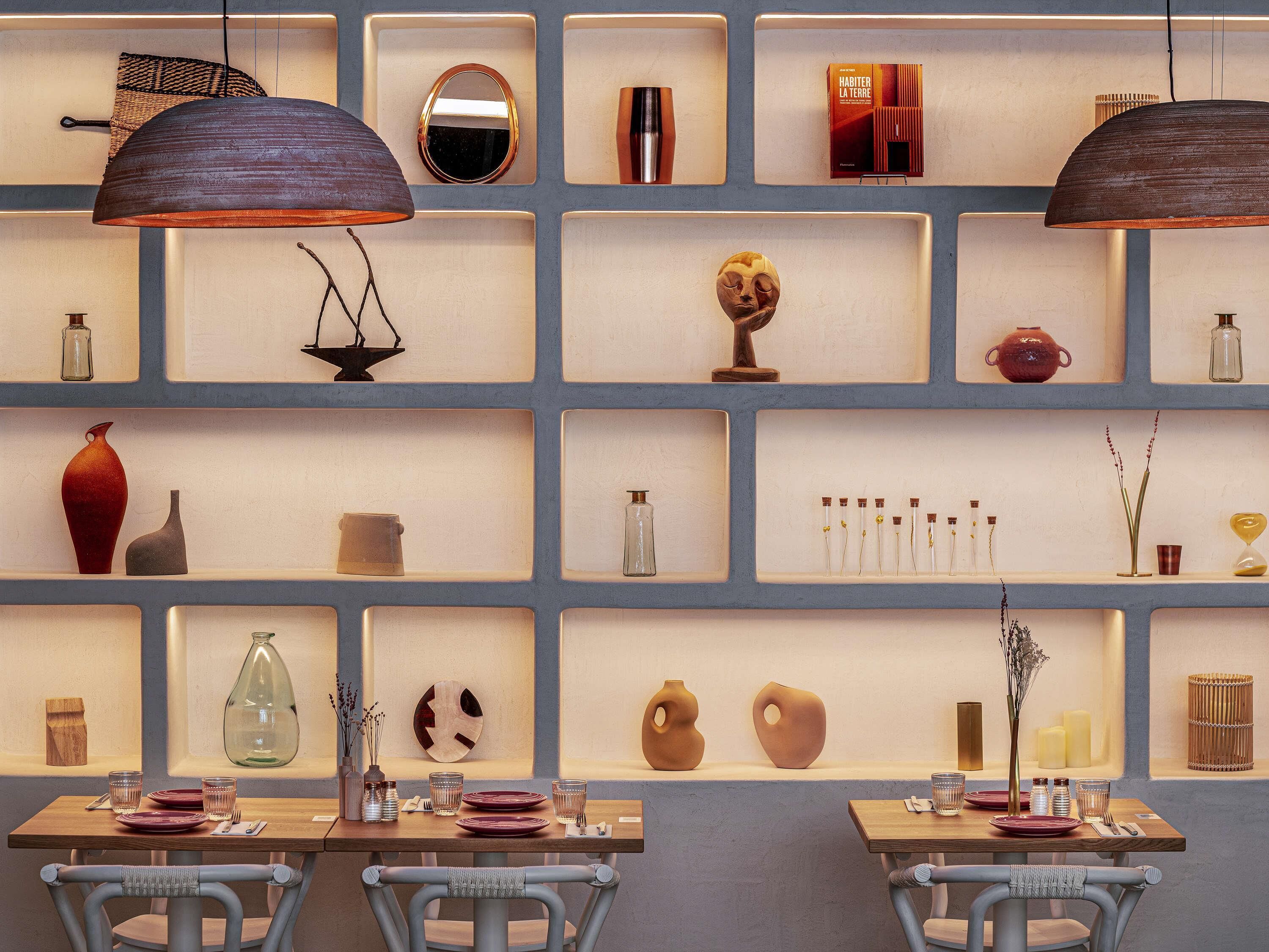 2 restauranter: lunsj og middag serveres
