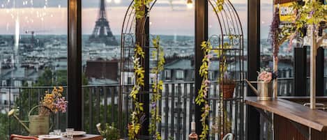 2 Restaurants, Mittagessen, Abendessen, mediterrane Küche