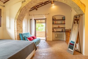 7 室のベッドルーム、アイロン / アイロン台、WiFi (無料)、ベッドシーツ